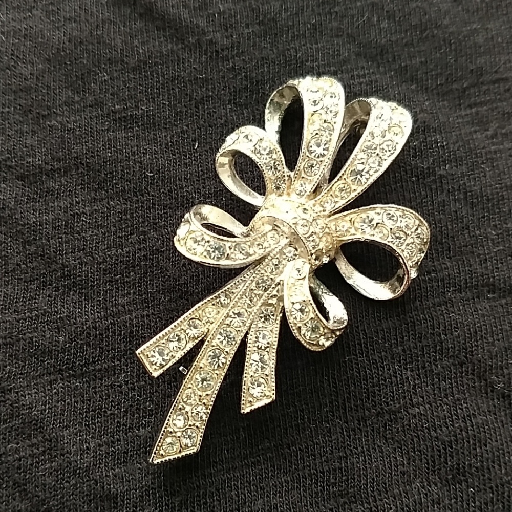 Vintage OPA brooch